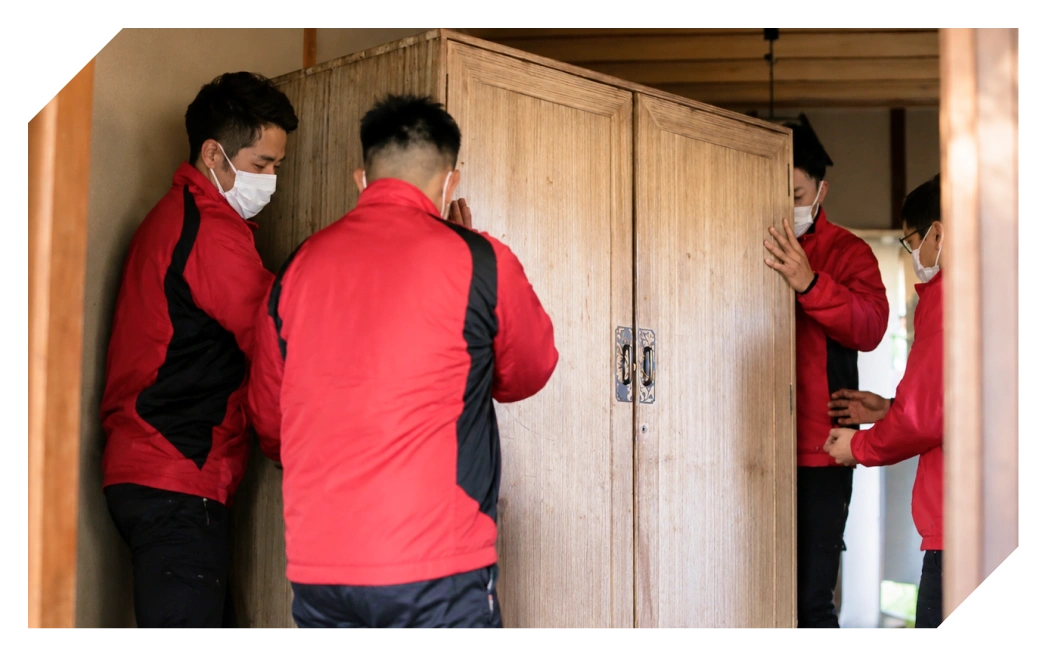 大型家具を搬出する提携業者
